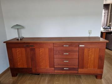 Gratis af te halen: Dressoir geolied kersenhout