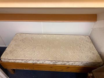 Gratis houten bed 80/200
