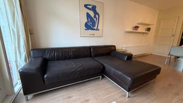 Donkerbruine leren IKEA bank met chaise longue