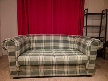 Gratis af te halen: Geruite 2-zits stoffen bank
