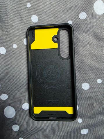 Gratis! Spigen Rugged Armor Samsung Galaxy S25 plus