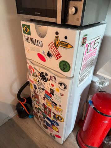 Koelkast met stickers (GRATIS)