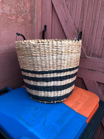 Gratis mand met zwarte strepen