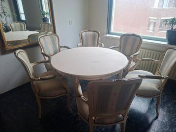 Gratis! Eetkamertafel met 6 stoelen uit 1950