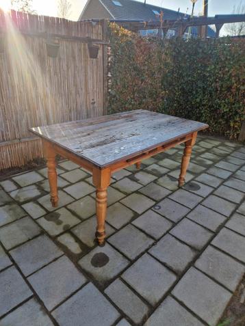 Gratis af te halen: Eettafel