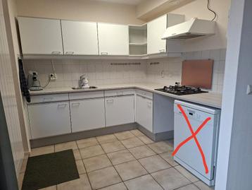 Complete keuken met Etna gasfornuis en afzuigkap