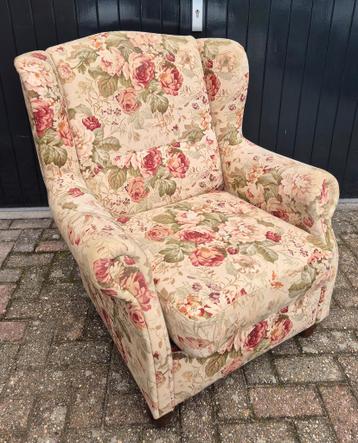 Fauteuil met bloemenpatroon