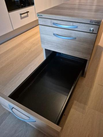 Ladenkast voor onder bureau