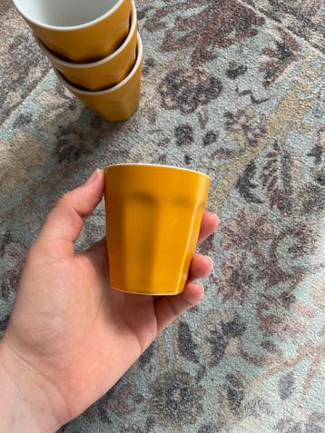 Espresso kopjes geel