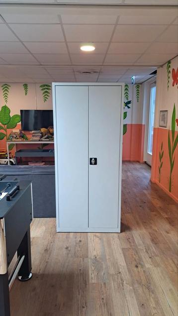 Archiefkast met slot en sleutel - in Amsterdam West