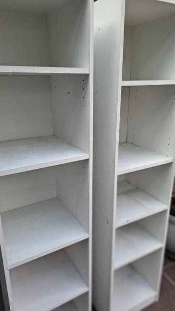 2 witte spaanplaat kasten h. 172, d. 40, br. 40 cm