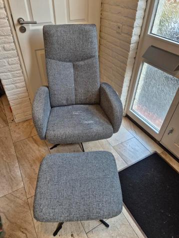 Gratis: draaifauteuil Gelderlander met voetenbankje