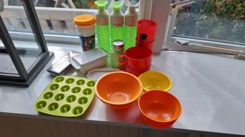 Gratis af te halen: drinkbekers, bakjes etc