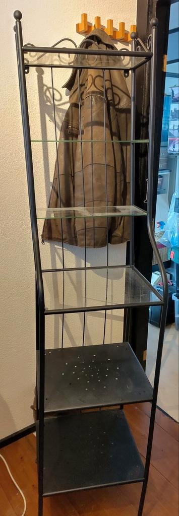 Leuke kast ijzer met glas gratis ophalen!