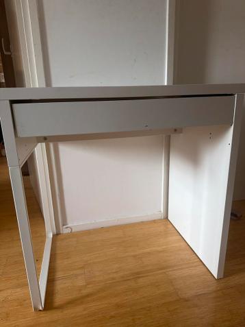 Wit ikea micke bureau met lade