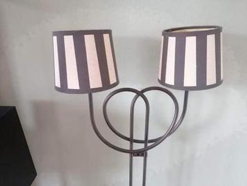 Klassieke sfeer vloerlamp