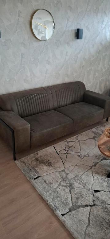 2+3 zits bank.Kan nog prima mee.