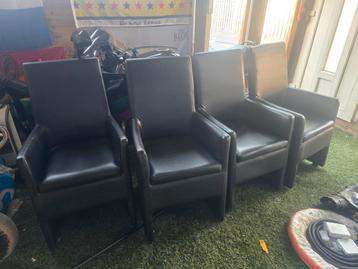 4 stoelen gratis af te halen - wielen defect