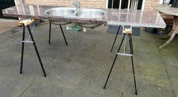 Granieten aanrechtblad met dubbele spoelbakken - Gratis afha