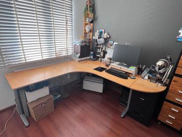 Aanpasbaar hoekbureau - GRATIS