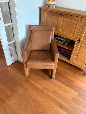 Gratis fauteuil, bruin leer, op te halen in Baarn