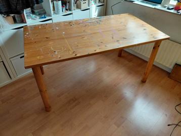 Knutseltafel eettafel