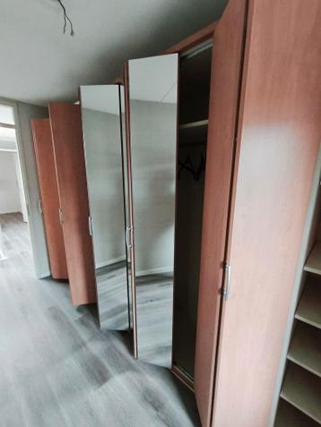 Gratis af te halen - Grote schuifdeurkast met spiegels Breda