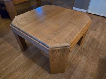 Eiken hoektafel 70x70 cm, hoogte 42 cm