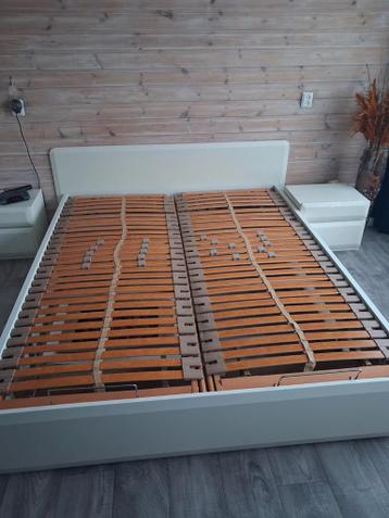 Tweepersoonsbed met lattenbodems 1.60 x 2