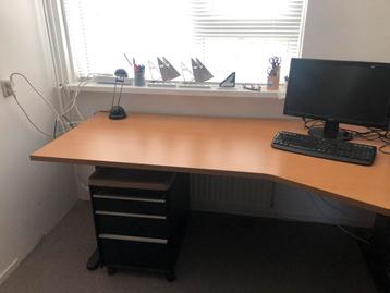 Super mooi bureau en rolcontainer