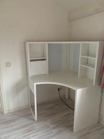 IKEA Hoekbureau met opbouw - Gratis af te halen