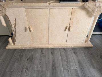 Mooi stenen dressoir