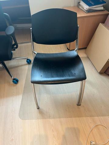 Zwarte stoel met metalen frame 2 stuks