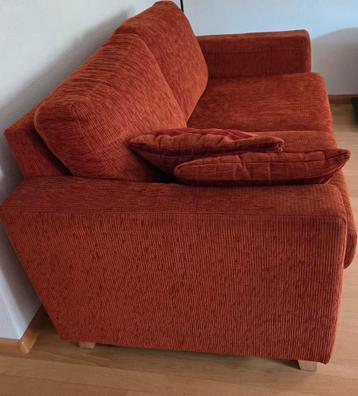 Gratis: 2 zitbanken (3- en 2.5-zits) en 6 eetkamerstoelen