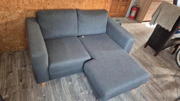 Tweezitsbank met hocker - Grijs stoffen bankstel