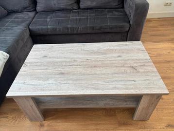 Salontafel met houtnerf