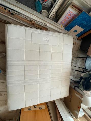 Gratis: Auping AVS box Cresto B686 matras 180x200