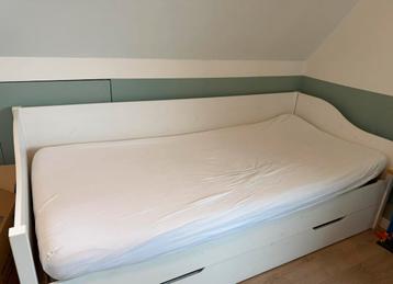 Wit massief houten bed met lade