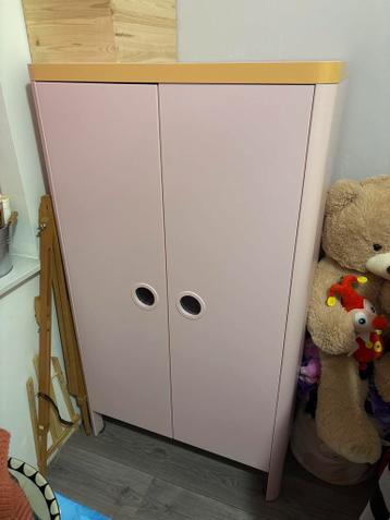 Ikea Kledingkast Meisje met Plank en Roede