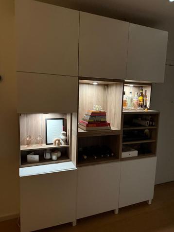 Grote moderne kast met verlichting 180x241 veel opbergruimte