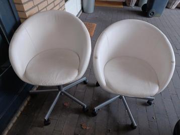 Twee Ikea bureaustoelen, in hoogte verstelbaar - gratis