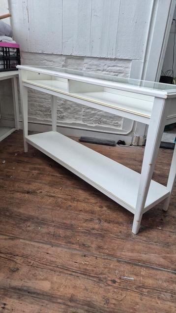 Gratis Liatorp sidetable met beschadigingen