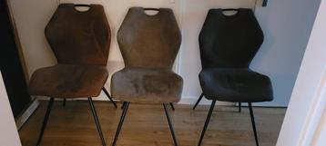 Gratis: 3 eetkamerstoelen