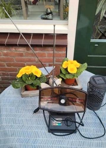 KA20 UHF/VHF/FM Binnenantenne met Versterker