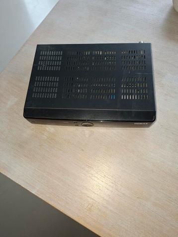 Gratis Humax 300C decoder met afstandsbediening en adapter