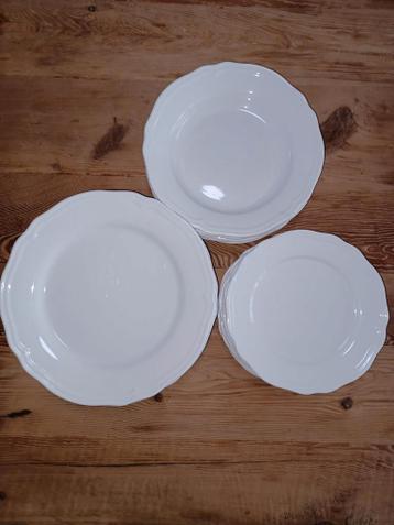 IKEA Borden - 9 platte, 8 ontbijt, 5 diepe - Gratis