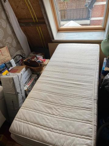 2 GRATIS Matrassen (schoon!!)