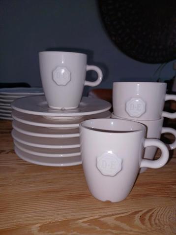 Douwe Egberts koffiemokjes met schoteltjes (4+6)