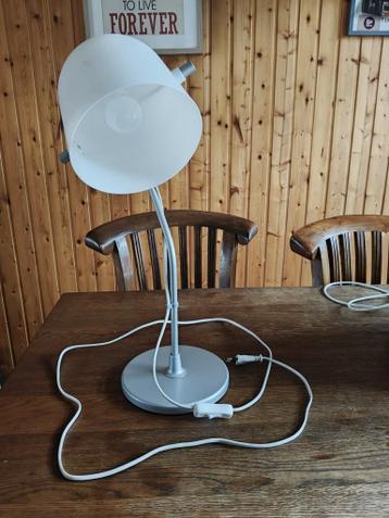 Gratis: Witte Bureaulamp