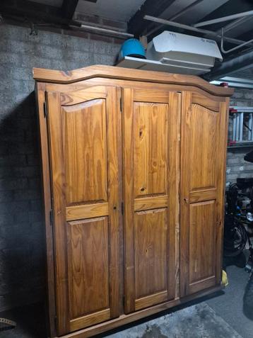 Gratis grenen kast voor in de schuur of garage